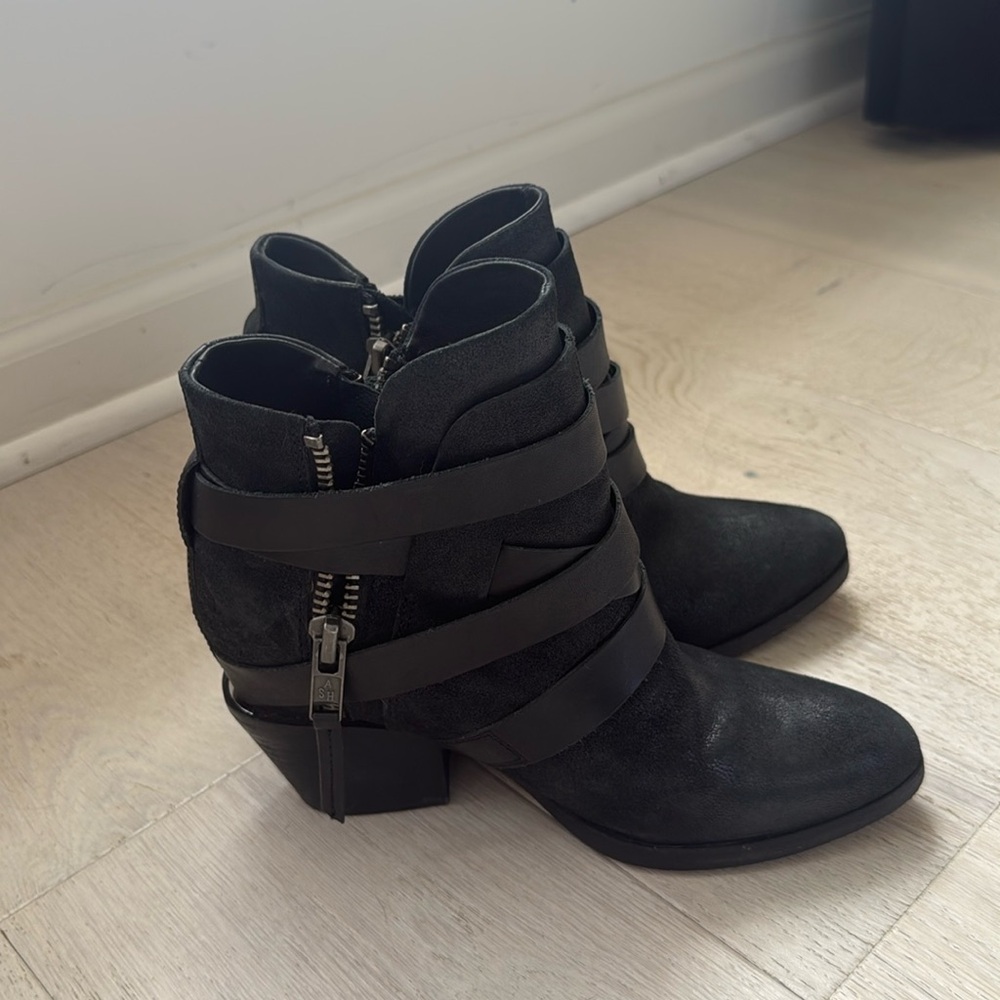 Ash Women’s Manhattan Boots Size 38 Strap Ankle Booties Distressed Suede Leather